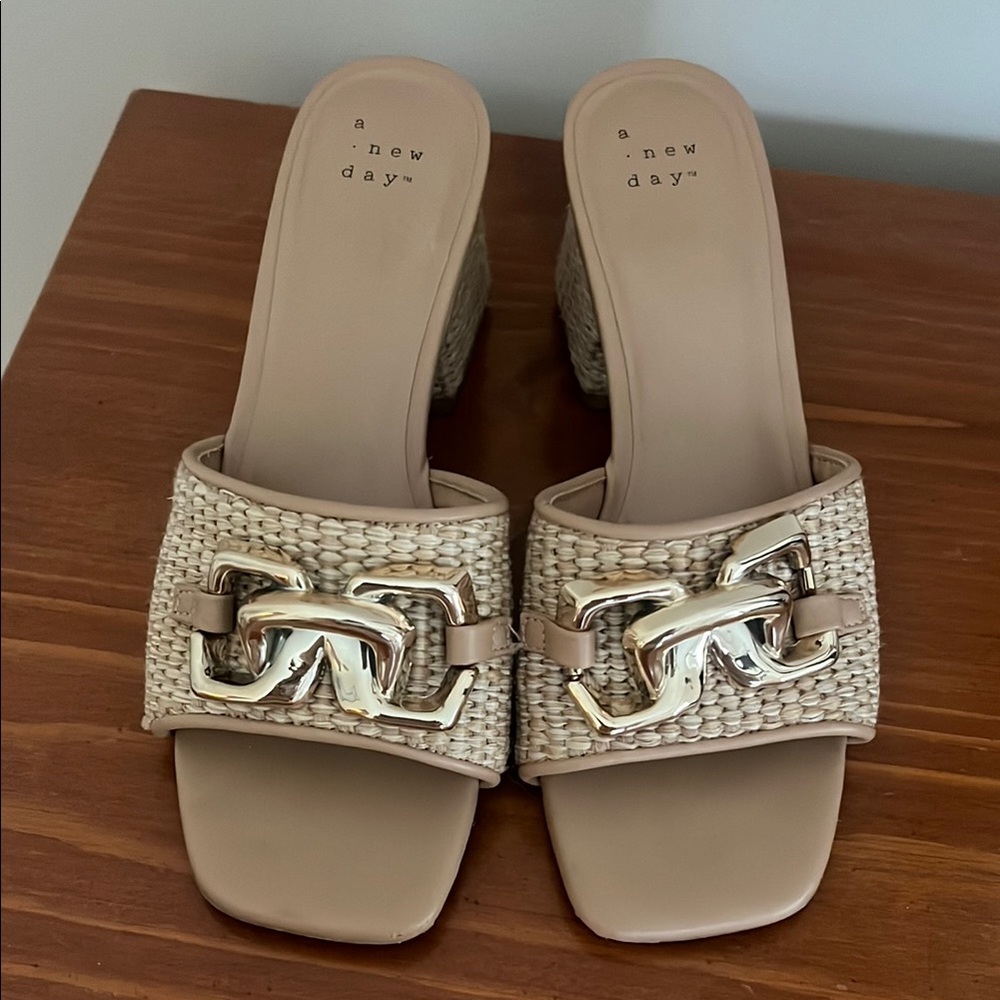 A New Day Women's Tan Woven Slide Sandals